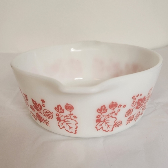 Vintage Pyrex Pink Gooseberry Casserole Dish - Picture 2 of 8